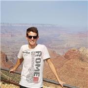 Mi chiamo Leonardo,ho 21 anni e ho frequentato il liceo scientifico a Fabriano, e proprio per la mia propensione verso le materie scientifiche ho deciso di continuare il mio percorso di studi in quell'ambito, iscrivendomi alla facoltà di ingegneria dell'e
